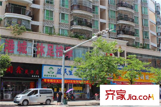 上城style項(xiàng)目400米處的街邊店鋪