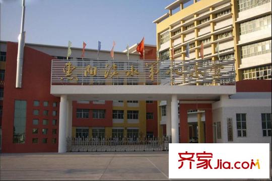 東家柒捌玖周邊1.2公里處的淡水第八小學(xué)