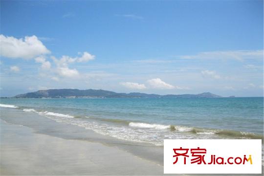 恩歌源?享海1777項(xiàng)目前面的雙月灣沙灘