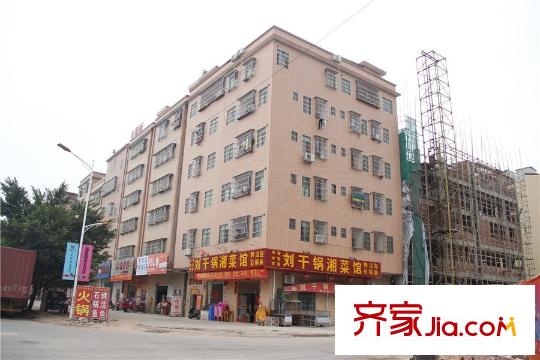 國(guó)鵬?潤(rùn)德學(xué)府項(xiàng)目前方100米飯店