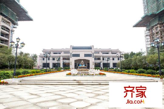 華興?金盛麗景小區(qū)前廣場實景（2015.03.11）