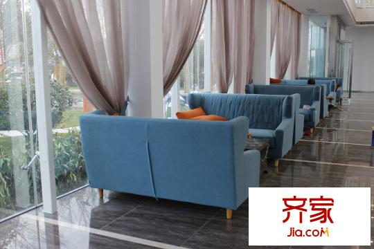 高速?時(shí)代城休息區(qū)