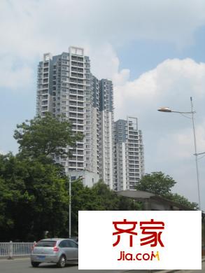 金盛廣場(chǎng)東環(huán)路一側(cè)外景（2011.08.04）