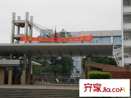 中鐵?金色藍(lán)庭周邊西環(huán)路口的鐵二中