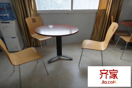 馨雅小苑售樓部內(nèi)