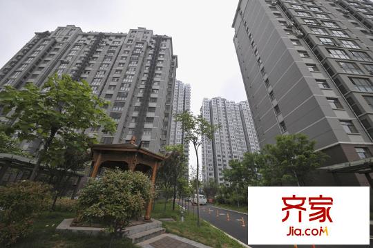 中達?尚城小區(qū)內部1