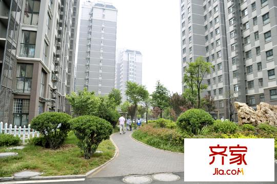 中達?尚城小區(qū)內景觀