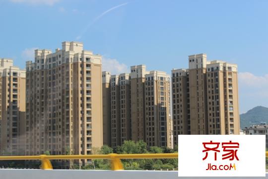 臥龍?zhí)煜闳A庭外景圖