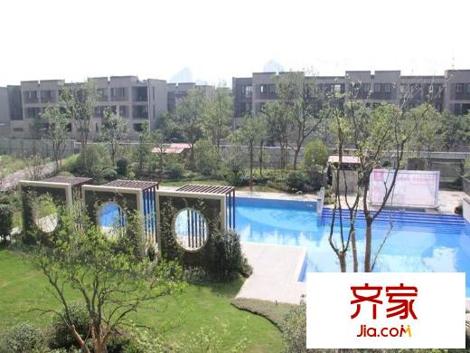 山水名家璞園2#樓中央泳池花園