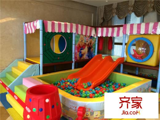 中嘉銀都水岸售樓處