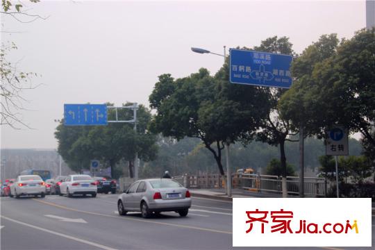 金色麗都路標(biāo)