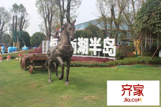 恒大?南湖半島營銷中心外園林景觀馬車雕塑