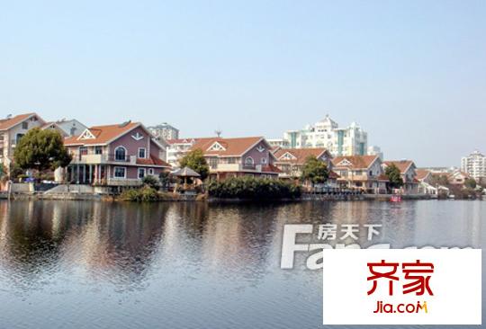 琥珀潭村外景圖1