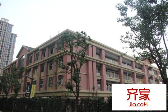 海亮九璽小區(qū)內(nèi)楊林小學(xué)（2015.10.21）
