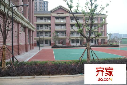 海亮九璽小區(qū)內(nèi)楊林小學(xué)（2015.10.21）