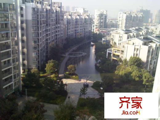 新華學(xué)府春天外景圖1