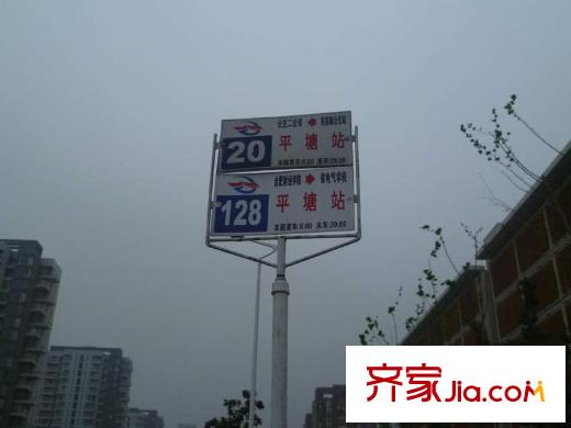 國(guó)貿(mào)天琴灣配套圖公交站牌
