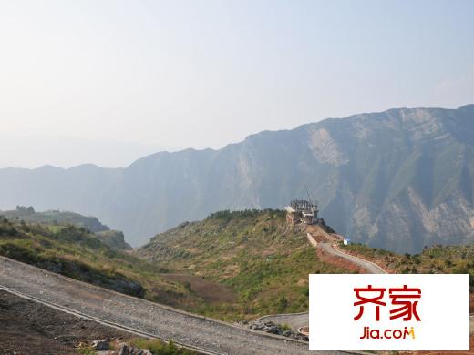 隆鑫三峽國家度假公園銷售中心工程進度圖（2013-8）