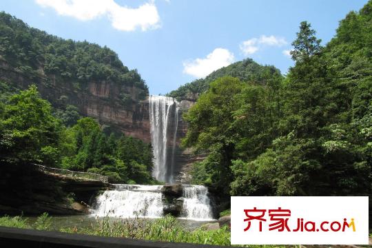 金易水映長山國際度假小鎮(zhèn)項目周邊四面山風(fēng)景區(qū)