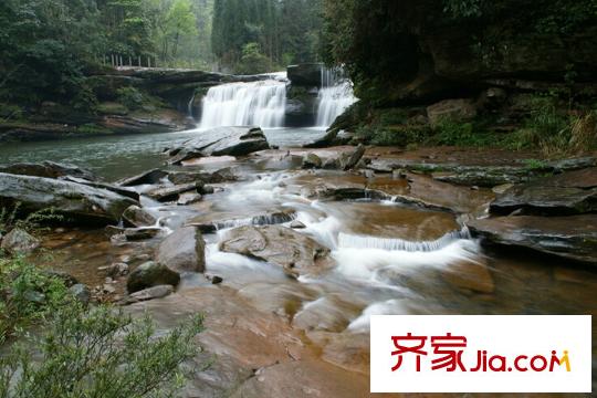 金易水映長山國際度假小鎮(zhèn)項目周邊四面山風(fēng)景區(qū)