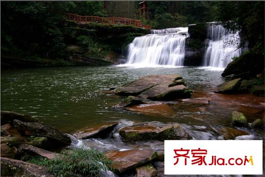 金易水映長山國際度假小鎮(zhèn)項目周邊四面山風(fēng)景區(qū)