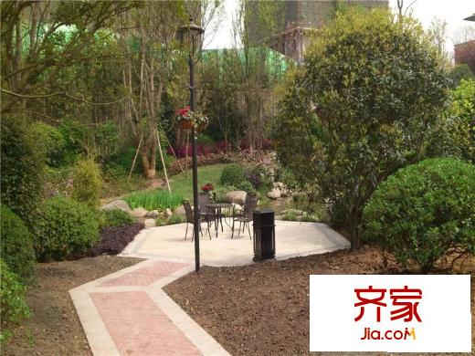 協(xié)信溪山墅小區(qū)花園（2013.06）