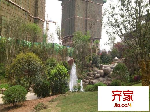 協(xié)信溪山墅小區(qū)花園（2013.06）