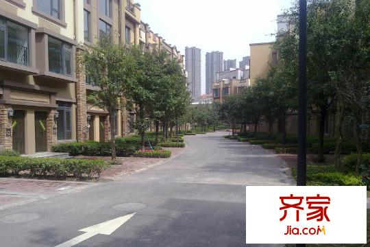 長江實(shí)業(yè)地產(chǎn)逸翠莊園項(xiàng)目別墅（2013-08）