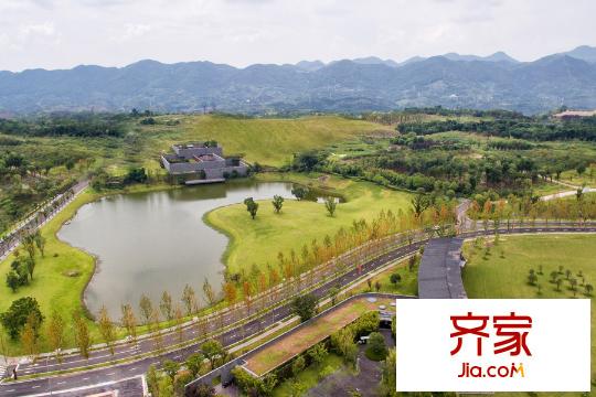 中航小鎮(zhèn)項(xiàng)目小區(qū)實(shí)景（2015.11.13）