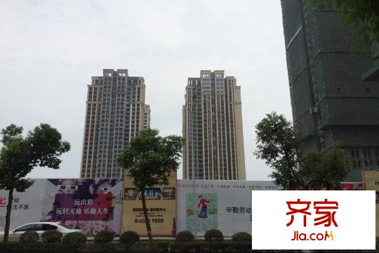 力帆紅星國(guó)際廣場(chǎng)紫郡高層整體工程進(jìn)度實(shí)景（2015-9）
