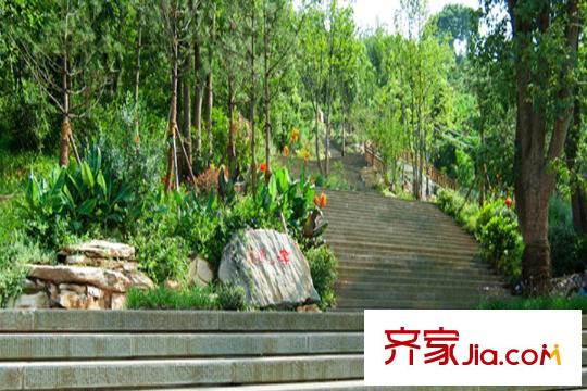 長江實業(yè)地產平方米湖園周邊照母山植物園