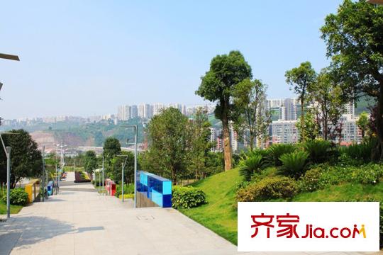 國博城周邊中央公園