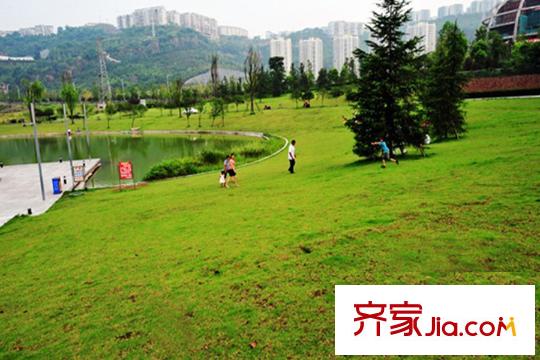 國博城周邊中央公園