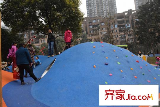 金輝城江城上周邊兒童公園配套
