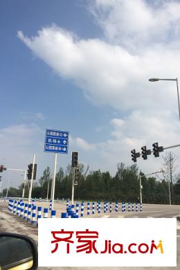 公園大道西側(cè)十字路口