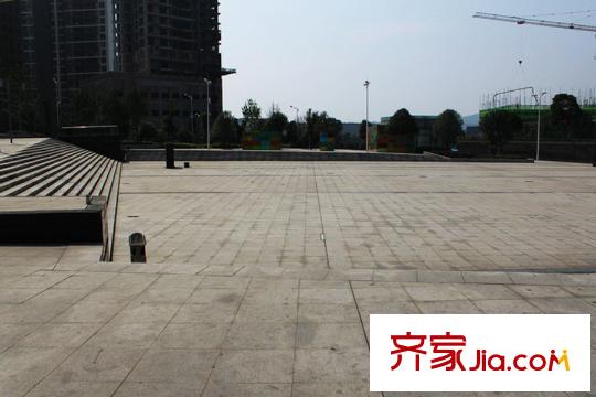 金科空港城項目周邊廣場