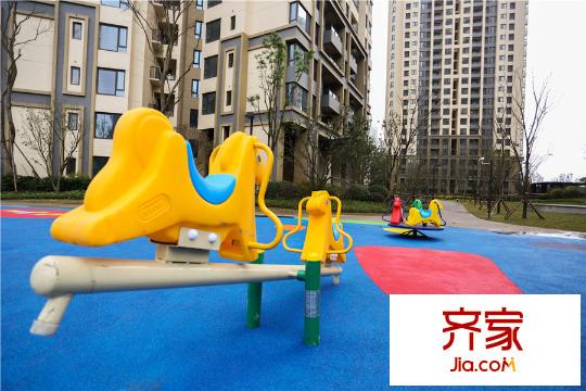 萬(wàn)科西城二期小區(qū)兒童設(shè)施（2015.8）