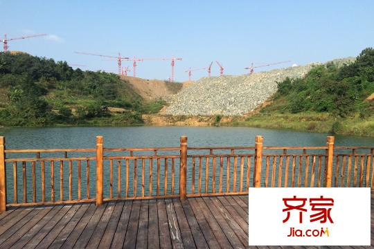 鵬潤(rùn)悅秀上東小區(qū)孟子湖實(shí)景（2015-9）