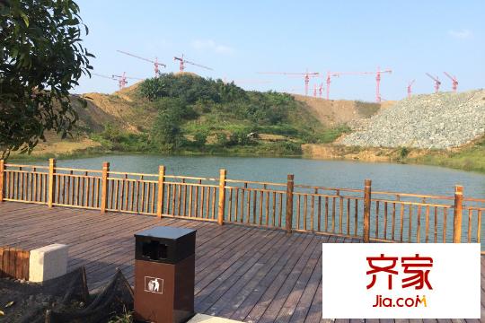 鵬潤(rùn)悅秀上東小區(qū)孟子湖實(shí)景（2015-9）