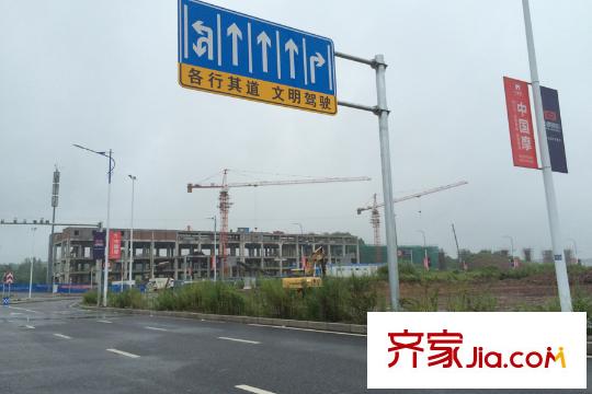 中國(guó)摩項(xiàng)目東側(cè)馬路