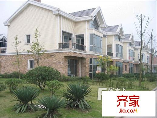 長青湖別墅外景圖