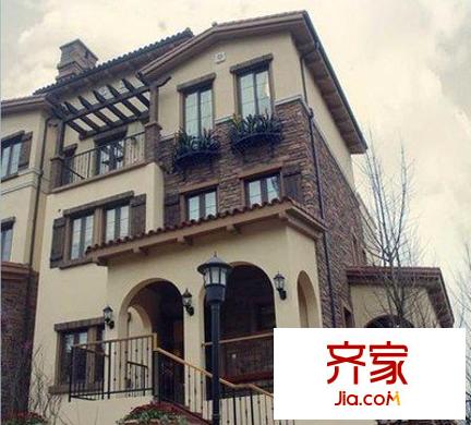 融創(chuàng)奧山博爵堡外景圖 