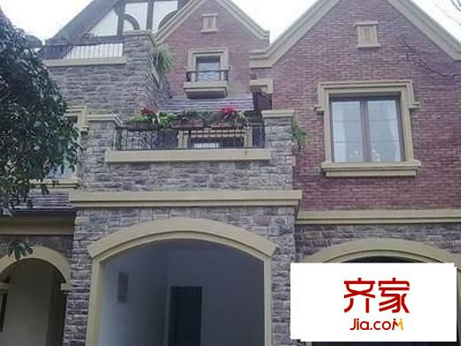 融創(chuàng)奧山博爵堡外景圖 