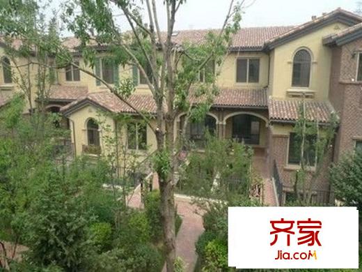 龍湖江與城原山別墅外景圖 
