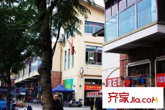貝蒙天地錦軒項(xiàng)目周邊商業(yè)街