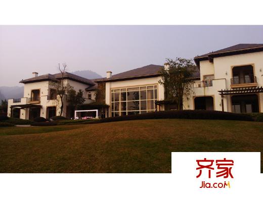 慶隆南山高爾夫國際社區(qū)璽館小區(qū)高爾夫會所實景(2013.12.27)