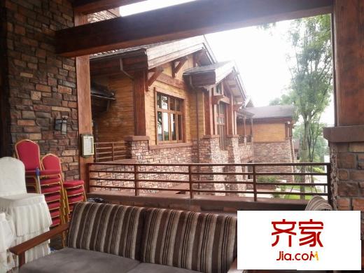 遠洋高爾夫國際社區(qū)果嶺洋樓實景圖小區(qū)內(nèi)實景（2013.7）