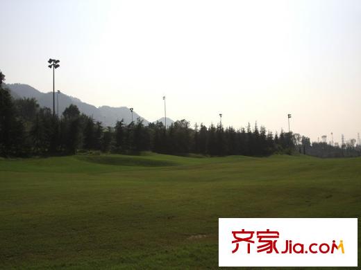 遠洋高爾夫國際社區(qū)果嶺洋樓配套圖社區(qū)內(nèi)高爾夫球場