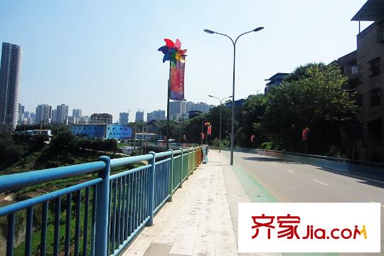 國(guó)盛三千城項(xiàng)目周邊道路