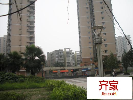 世紀(jì)陽(yáng)光新尚城實(shí)景圖園區(qū)門口實(shí)景（2010.6）